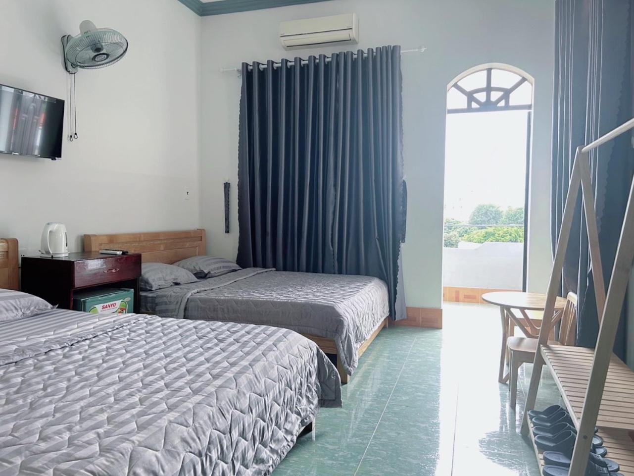 Hotel Minh Vy ลองไห่ ภายนอก รูปภาพ