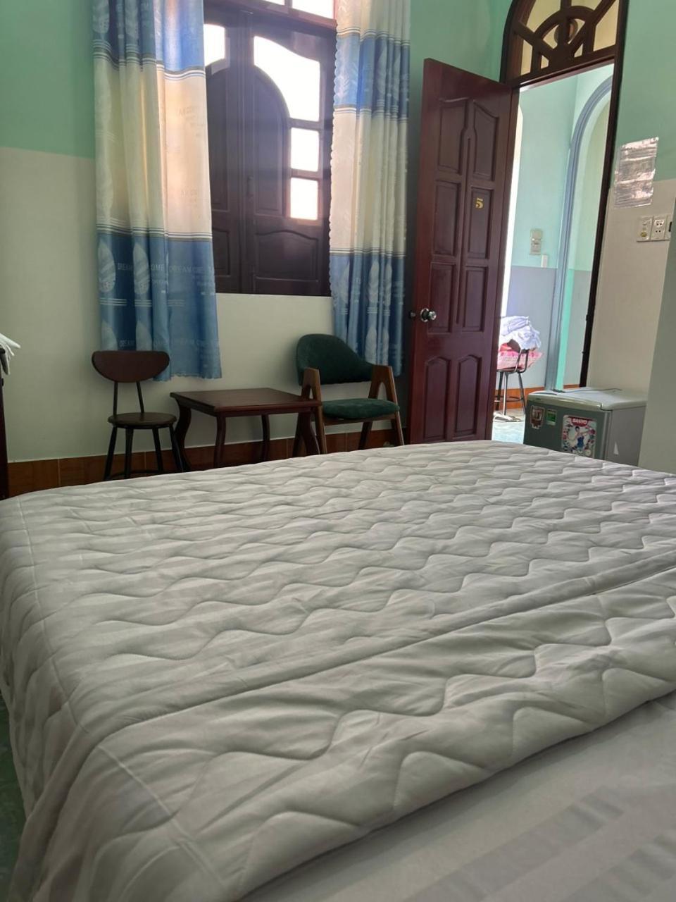Hotel Minh Vy ลองไห่ ภายนอก รูปภาพ