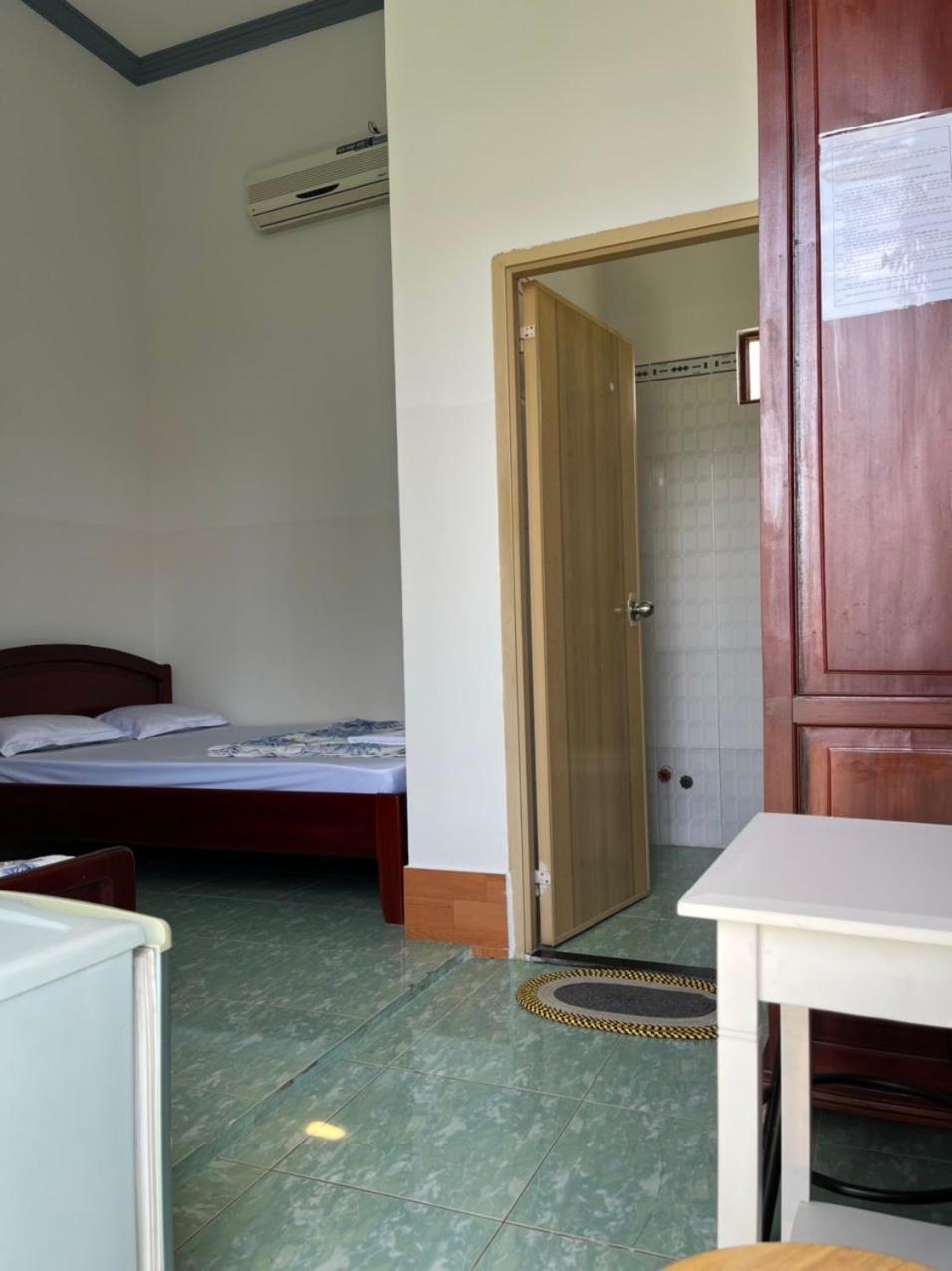 Hotel Minh Vy ลองไห่ ภายนอก รูปภาพ