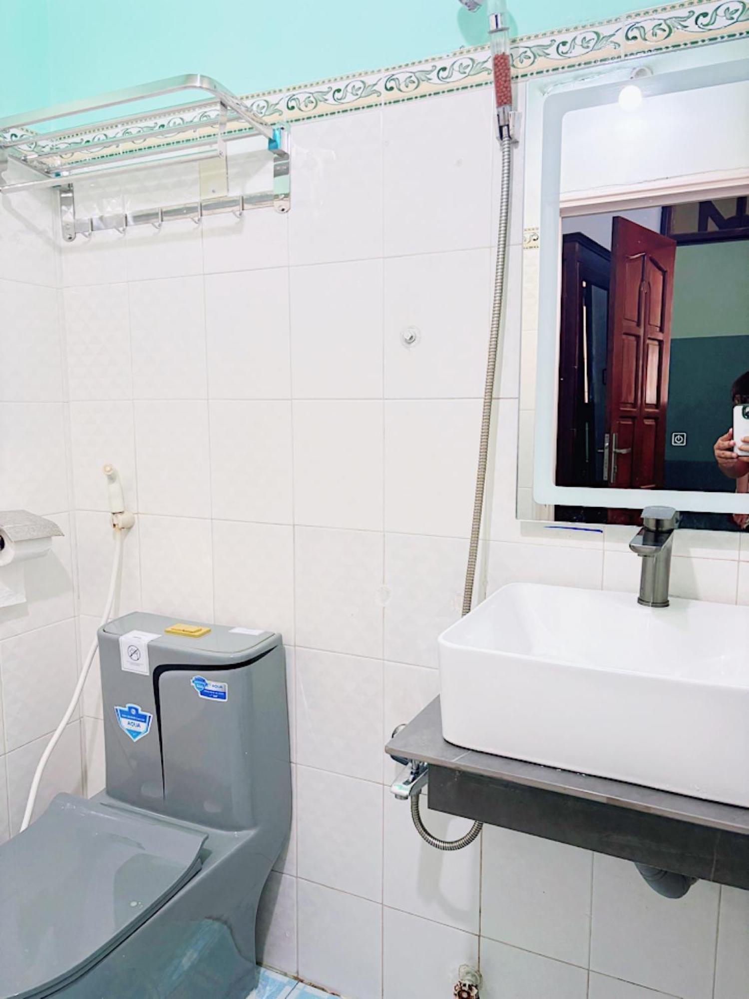 Hotel Minh Vy ลองไห่ ภายนอก รูปภาพ